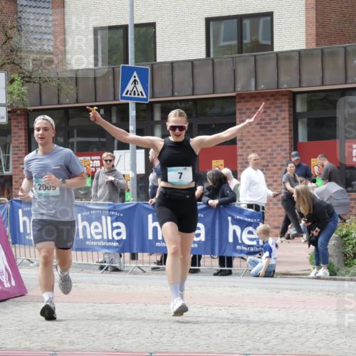 10.05.2026 - 8. Wedeler Halbmarathon Yannick Fuchs http://msf.ph/oto/9727080 10.05.2026 12:10:08 Ziel 7, 2009 meine-sportfotos.de