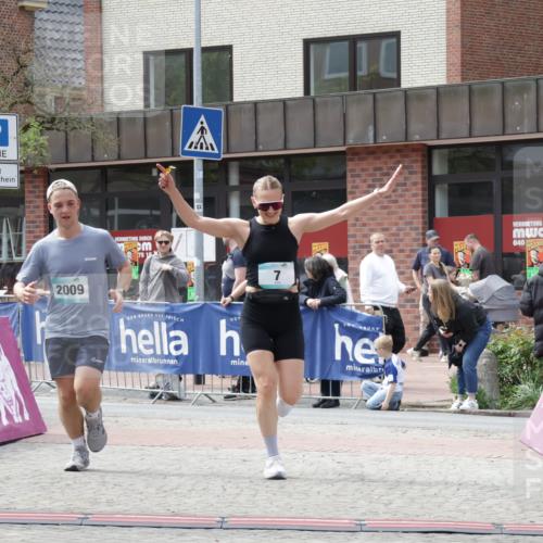 10.05.2026 - 8. Wedeler Halbmarathon Yannick Fuchs http://msf.ph/oto/9727085 10.05.2026 12:10:09 Ziel 7, 2009 meine-sportfotos.de