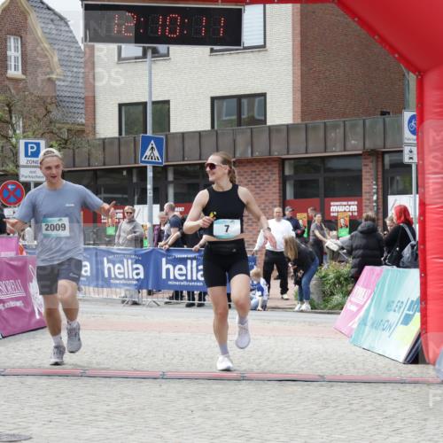 10.05.2026 - 8. Wedeler Halbmarathon Yannick Fuchs http://msf.ph/oto/9727109 10.05.2026 12:10:09 Ziel 7, 2009 meine-sportfotos.de