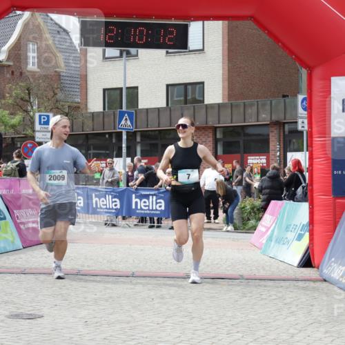 10.05.2026 - 8. Wedeler Halbmarathon Yannick Fuchs http://msf.ph/oto/9727117 10.05.2026 12:10:10 Ziel 7, 2009 meine-sportfotos.de