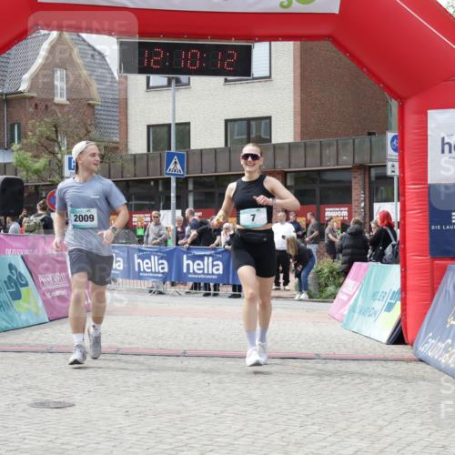 10.05.2026 - 8. Wedeler Halbmarathon Yannick Fuchs http://msf.ph/oto/9727121 10.05.2026 12:10:10 Ziel 7, 2009 meine-sportfotos.de