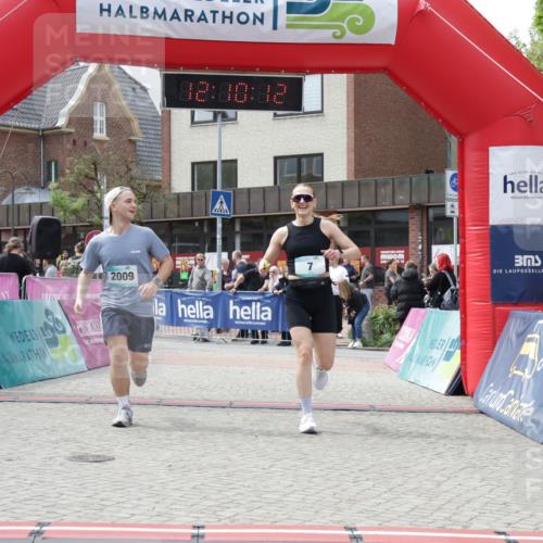 10.05.2026 - 8. Wedeler Halbmarathon Yannick Fuchs http://msf.ph/oto/9727125 10.05.2026 12:10:10 Ziel 7, 2009 meine-sportfotos.de