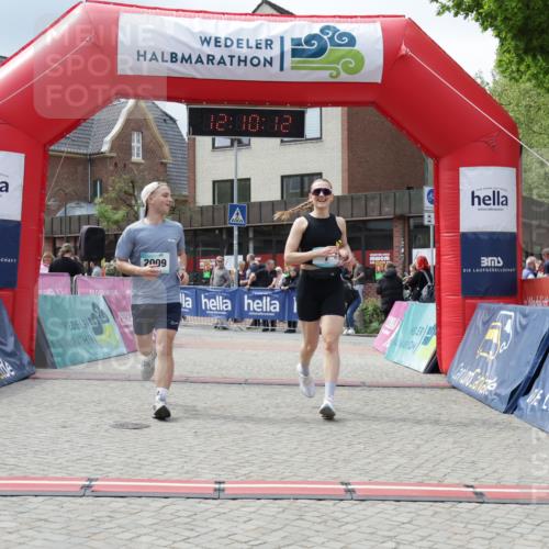 10.05.2026 - 8. Wedeler Halbmarathon Yannick Fuchs http://msf.ph/oto/9727133 10.05.2026 12:10:10 Ziel 7, 2009 meine-sportfotos.de