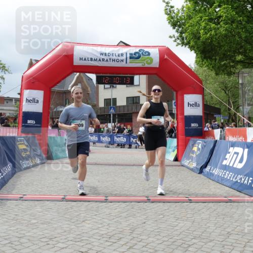 10.05.2026 - 8. Wedeler Halbmarathon Yannick Fuchs http://msf.ph/oto/9727147 10.05.2026 12:10:11 Ziel 7, 2009 meine-sportfotos.de
