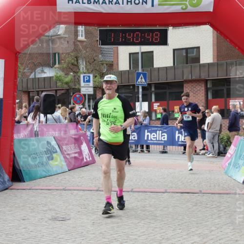 10.05.2026 - 8. Wedeler Halbmarathon Yannick Fuchs http://msf.ph/oto/9727152 10.05.2026 11:40:47 Ziel 340, 591, 639, 738, 1001 meine-sportfotos.de