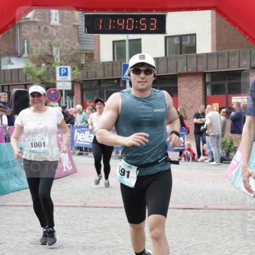 10.05.2026 - 8. Wedeler Halbmarathon Yannick Fuchs http://msf.ph/oto/9727203 10.05.2026 11:40:51 Ziel 340, 591, 639, 738, 957, 1001 meine-sportfotos.de