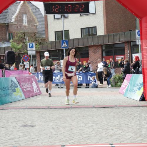 10.05.2026 - 8. Wedeler Halbmarathon Yannick Fuchs http://msf.ph/oto/9727212 10.05.2026 12:10:20 Ziel 87, 505 meine-sportfotos.de