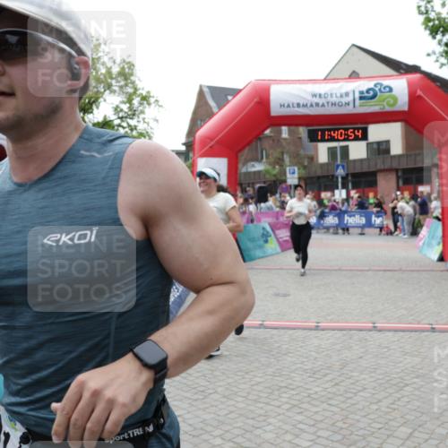 10.05.2026 - 8. Wedeler Halbmarathon Yannick Fuchs http://msf.ph/oto/9727235 10.05.2026 11:40:52 Ziel 340, 591, 639, 738, 957, 1001 meine-sportfotos.de