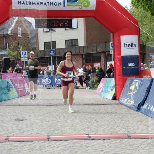 10.05.2026 - 8. Wedeler Halbmarathon Yannick Fuchs http://msf.ph/oto/9727242 10.05.2026 12:10:21 Ziel 79, 87, 183, 505 meine-sportfotos.de