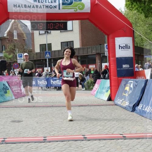 10.05.2026 - 8. Wedeler Halbmarathon Yannick Fuchs http://msf.ph/oto/9727251 10.05.2026 12:10:22 Ziel 79, 87, 183, 311, 505 meine-sportfotos.de