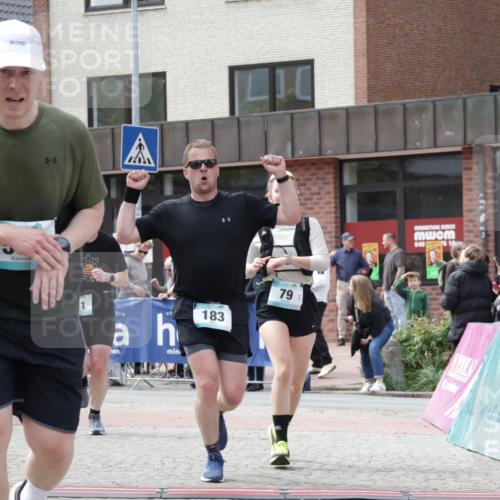 10.05.2026 - 8. Wedeler Halbmarathon Yannick Fuchs http://msf.ph/oto/9727281 10.05.2026 12:10:25 Ziel 79, 87, 183, 311, 505 meine-sportfotos.de