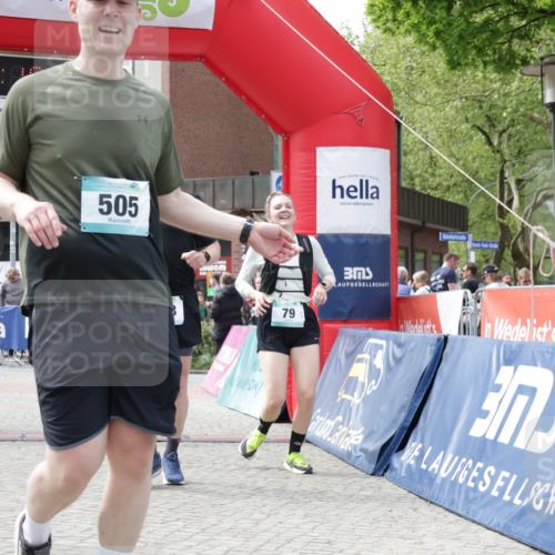 10.05.2026 - 8. Wedeler Halbmarathon Yannick Fuchs http://msf.ph/oto/9727312 10.05.2026 12:10:26 Ziel 79, 87, 183, 311, 505 meine-sportfotos.de