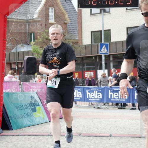 10.05.2026 - 8. Wedeler Halbmarathon Yannick Fuchs http://msf.ph/oto/9727320 10.05.2026 12:10:27 Ziel 79, 87, 183, 311, 505 meine-sportfotos.de
