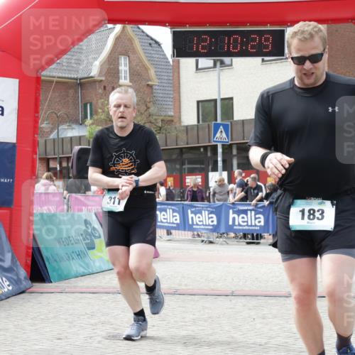 10.05.2026 - 8. Wedeler Halbmarathon Yannick Fuchs http://msf.ph/oto/9727324 10.05.2026 12:10:27 Ziel 79, 87, 183, 311, 505 meine-sportfotos.de