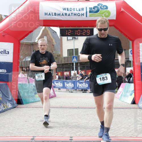 10.05.2026 - 8. Wedeler Halbmarathon Yannick Fuchs http://msf.ph/oto/9727330 10.05.2026 12:10:27 Ziel 79, 87, 183, 311, 505 meine-sportfotos.de