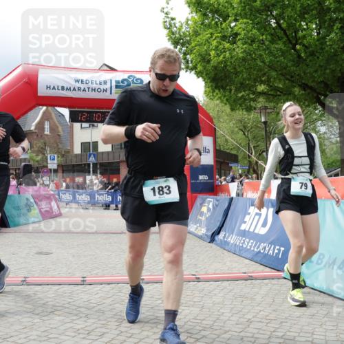 10.05.2026 - 8. Wedeler Halbmarathon Yannick Fuchs http://msf.ph/oto/9727347 10.05.2026 12:10:28 Ziel 79, 183, 311, 505 meine-sportfotos.de