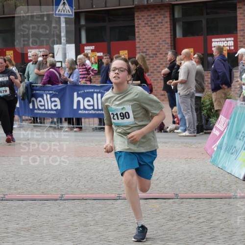10.05.2026 - 8. Wedeler Halbmarathon Yannick Fuchs http://msf.ph/oto/9727352 10.05.2026 11:41:00 Ziel 679, 893, 968, 2190 meine-sportfotos.de