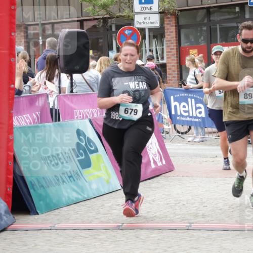 10.05.2026 - 8. Wedeler Halbmarathon Yannick Fuchs http://msf.ph/oto/9727401 10.05.2026 11:41:03 Ziel 540, 679, 893, 968, 2190 meine-sportfotos.de