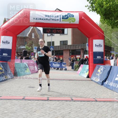 10.05.2026 - 8. Wedeler Halbmarathon Yannick Fuchs http://msf.ph/oto/9727425 10.05.2026 12:10:43 Ziel 516, 878 meine-sportfotos.de