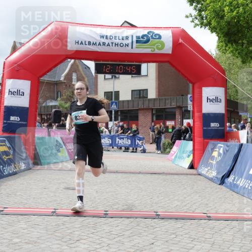10.05.2026 - 8. Wedeler Halbmarathon Yannick Fuchs http://msf.ph/oto/9727431 10.05.2026 12:10:43 Ziel 516, 878 meine-sportfotos.de