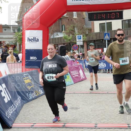 10.05.2026 - 8. Wedeler Halbmarathon Yannick Fuchs http://msf.ph/oto/9727445 10.05.2026 11:41:05 Ziel 540, 679, 893, 1048, 2190 meine-sportfotos.de
