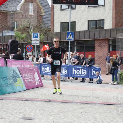 10.05.2026 - 8. Wedeler Halbmarathon Yannick Fuchs http://msf.ph/oto/9727457 10.05.2026 12:10:45 Ziel 516, 878 meine-sportfotos.de