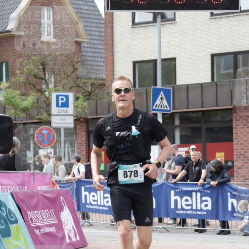 10.05.2026 - 8. Wedeler Halbmarathon Yannick Fuchs http://msf.ph/oto/9727465 10.05.2026 12:10:46 Ziel 878 meine-sportfotos.de