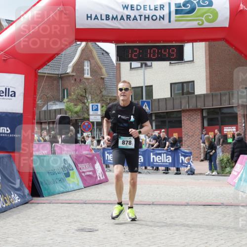 10.05.2026 - 8. Wedeler Halbmarathon Yannick Fuchs http://msf.ph/oto/9727476 10.05.2026 12:10:47 Ziel 878 meine-sportfotos.de