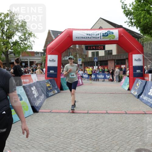 10.05.2026 - 8. Wedeler Halbmarathon Yannick Fuchs http://msf.ph/oto/9727478 10.05.2026 11:41:07 Ziel 540, 543, 658, 679, 893, 1048 meine-sportfotos.de