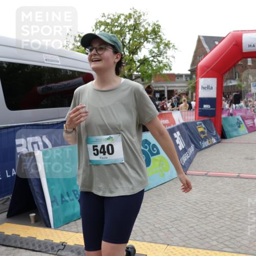 10.05.2026 - 8. Wedeler Halbmarathon Yannick Fuchs http://msf.ph/oto/9727516 10.05.2026 11:41:09 Ziel 310, 540, 543, 658, 679, 770, 893, 1048 meine-sportfotos.de