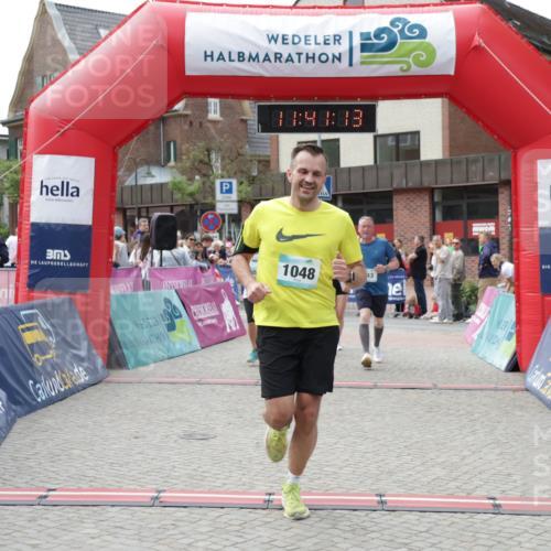 10.05.2026 - 8. Wedeler Halbmarathon Yannick Fuchs http://msf.ph/oto/9727533 10.05.2026 11:41:11 Ziel 310, 540, 543, 658, 770, 1048 meine-sportfotos.de