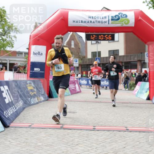 10.05.2026 - 8. Wedeler Halbmarathon Yannick Fuchs http://msf.ph/oto/9727541 10.05.2026 12:10:54 Ziel 8, 200, 553, 692, 783, 1026 meine-sportfotos.de