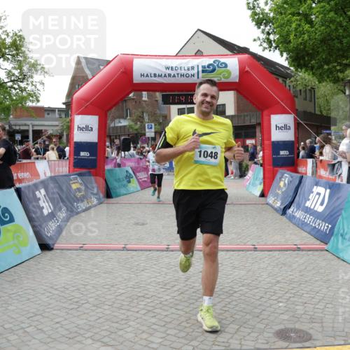 10.05.2026 - 8. Wedeler Halbmarathon Yannick Fuchs http://msf.ph/oto/9727550 10.05.2026 11:41:12 Ziel 310, 540, 543, 658, 770, 1048 meine-sportfotos.de