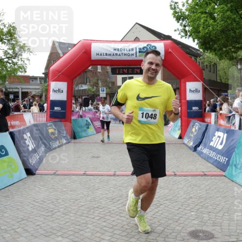 10.05.2026 - 8. Wedeler Halbmarathon Yannick Fuchs http://msf.ph/oto/9727555 10.05.2026 11:41:12 Ziel 310, 540, 543, 658, 770, 1048 meine-sportfotos.de