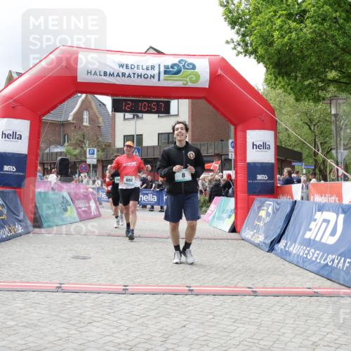 10.05.2026 - 8. Wedeler Halbmarathon Yannick Fuchs http://msf.ph/oto/9727556 10.05.2026 12:10:55 Ziel 8, 200, 553, 692, 783, 1026 meine-sportfotos.de