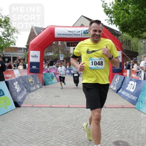 10.05.2026 - 8. Wedeler Halbmarathon Yannick Fuchs http://msf.ph/oto/9727561 10.05.2026 11:41:12 Ziel 310, 540, 543, 658, 770, 1048 meine-sportfotos.de