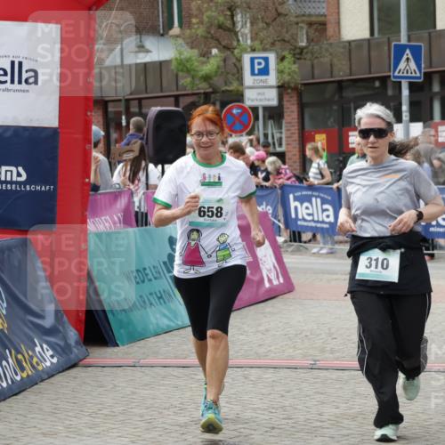 10.05.2026 - 8. Wedeler Halbmarathon Yannick Fuchs http://msf.ph/oto/9727571 10.05.2026 11:41:13 Ziel 153, 310, 543, 658, 770, 1048 meine-sportfotos.de