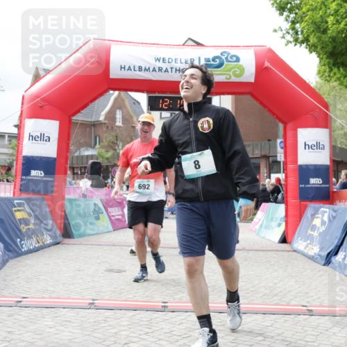 10.05.2026 - 8. Wedeler Halbmarathon Yannick Fuchs http://msf.ph/oto/9727584 10.05.2026 12:10:56 Ziel 8, 200, 553, 692, 783, 1026 meine-sportfotos.de