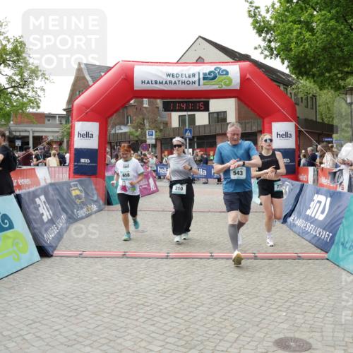 10.05.2026 - 8. Wedeler Halbmarathon Yannick Fuchs http://msf.ph/oto/9727585 10.05.2026 11:41:13 Ziel 153, 310, 543, 658, 770, 1048 meine-sportfotos.de