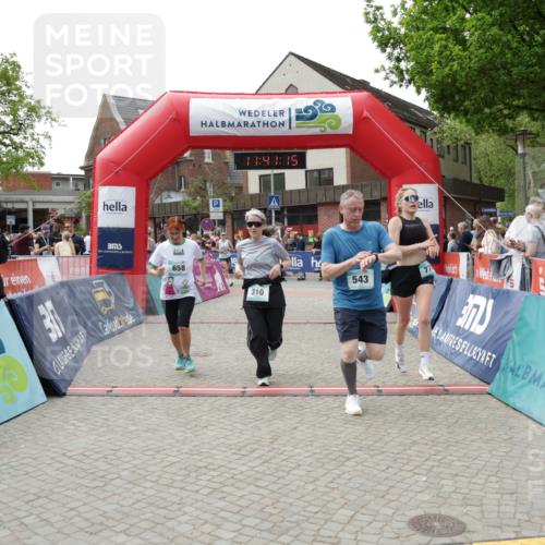 10.05.2026 - 8. Wedeler Halbmarathon Yannick Fuchs http://msf.ph/oto/9727590 10.05.2026 11:41:13 Ziel 153, 310, 543, 658, 770, 1048 meine-sportfotos.de