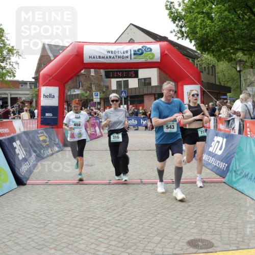 10.05.2026 - 8. Wedeler Halbmarathon Yannick Fuchs http://msf.ph/oto/9727594 10.05.2026 11:41:14 Ziel 153, 310, 543, 658, 770, 1048 meine-sportfotos.de