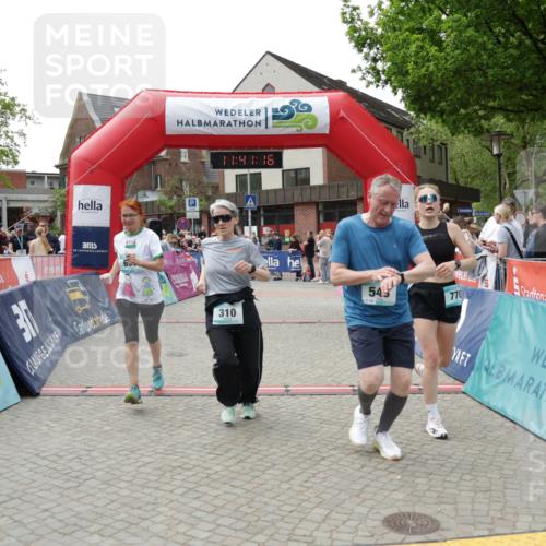 10.05.2026 - 8. Wedeler Halbmarathon Yannick Fuchs http://msf.ph/oto/9727605 10.05.2026 11:41:14 Ziel 153, 310, 543, 658, 770, 1048 meine-sportfotos.de