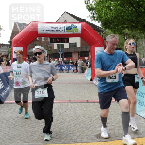 10.05.2026 - 8. Wedeler Halbmarathon Yannick Fuchs http://msf.ph/oto/9727615 10.05.2026 11:41:15 Ziel 153, 310, 543, 658, 770, 1048 meine-sportfotos.de
