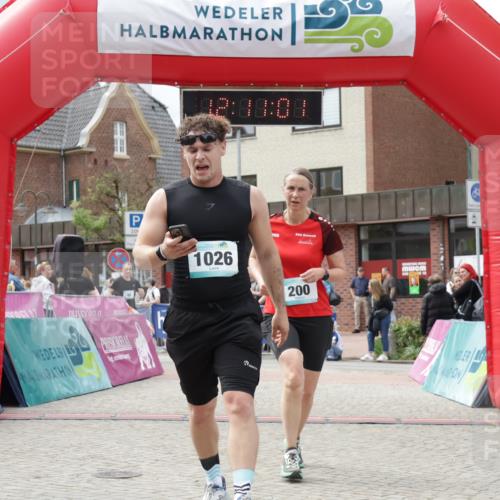 10.05.2026 - 8. Wedeler Halbmarathon Yannick Fuchs http://msf.ph/oto/9727616 10.05.2026 12:10:59 Ziel 8, 48, 200, 692, 1026 meine-sportfotos.de