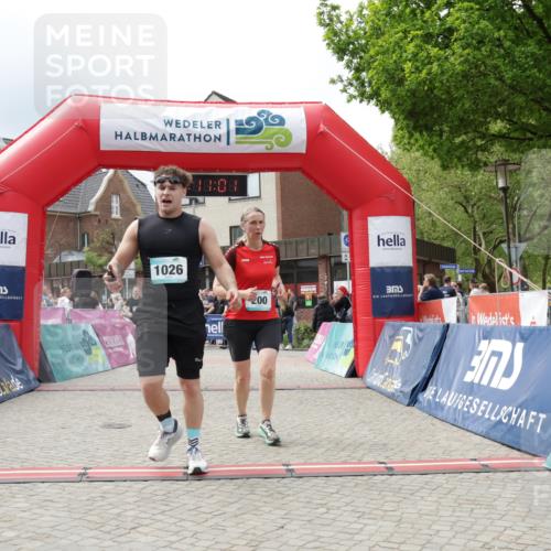 10.05.2026 - 8. Wedeler Halbmarathon Yannick Fuchs http://msf.ph/oto/9727627 10.05.2026 12:10:59 Ziel 8, 48, 200, 692, 1026 meine-sportfotos.de