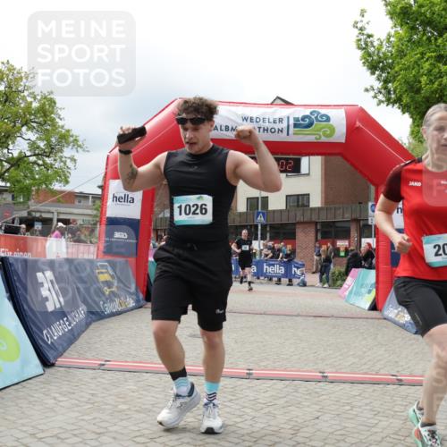 10.05.2026 - 8. Wedeler Halbmarathon Yannick Fuchs http://msf.ph/oto/9727652 10.05.2026 12:11:00 Ziel 8, 48, 200, 692, 1026 meine-sportfotos.de