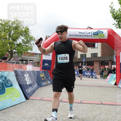 10.05.2026 - 8. Wedeler Halbmarathon Yannick Fuchs http://msf.ph/oto/9727657 10.05.2026 12:11:01 Ziel 48, 200, 692, 1026 meine-sportfotos.de