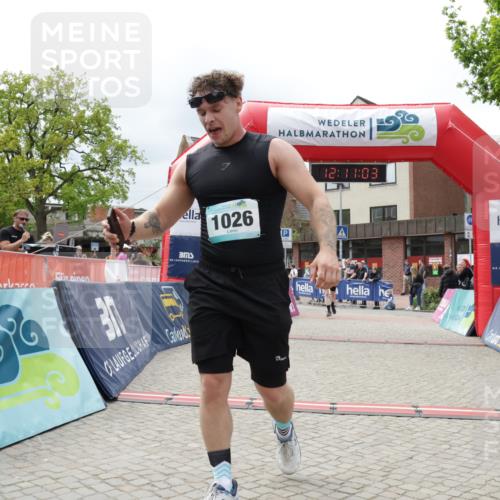 10.05.2026 - 8. Wedeler Halbmarathon Yannick Fuchs http://msf.ph/oto/9727663 10.05.2026 12:11:01 Ziel 48, 200, 692, 1026 meine-sportfotos.de