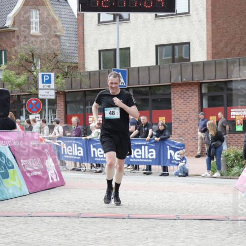 10.05.2026 - 8. Wedeler Halbmarathon Yannick Fuchs http://msf.ph/oto/9727681 10.05.2026 12:11:02 Ziel 48, 200, 1026 meine-sportfotos.de