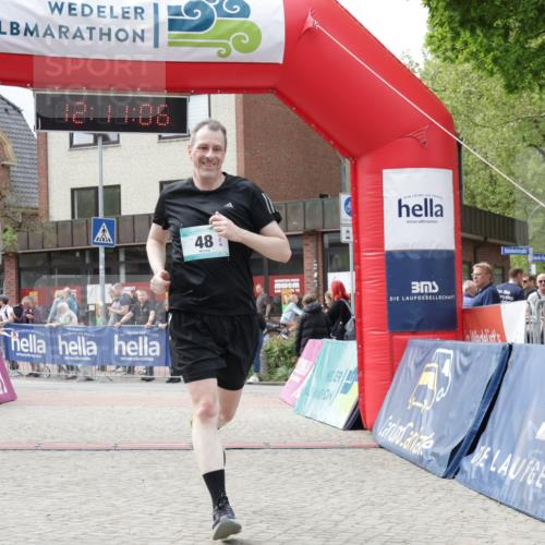 10.05.2026 - 8. Wedeler Halbmarathon Yannick Fuchs http://msf.ph/oto/9727711 10.05.2026 12:11:04 Ziel 48, 200 meine-sportfotos.de